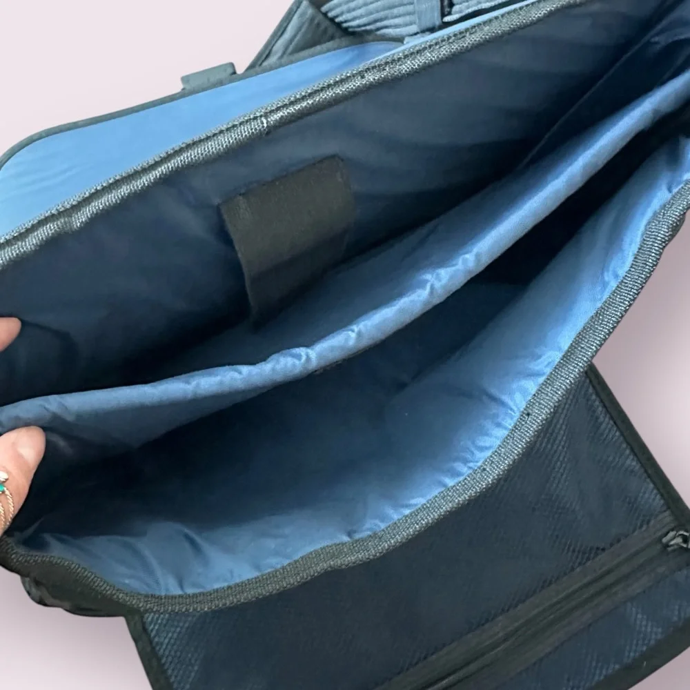 Targus Black and Blue Men's Messenger Bag